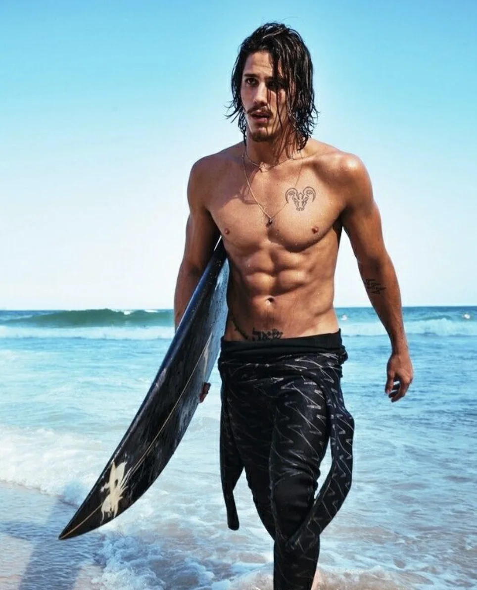 Стрижка серфера